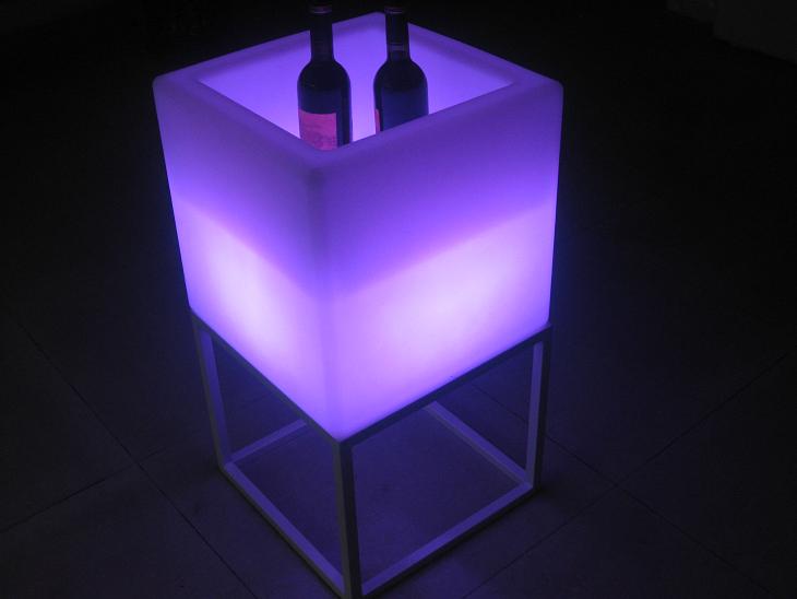 Waterproof-rechargeable-square-led-ice-bucket-with-steel-stand
